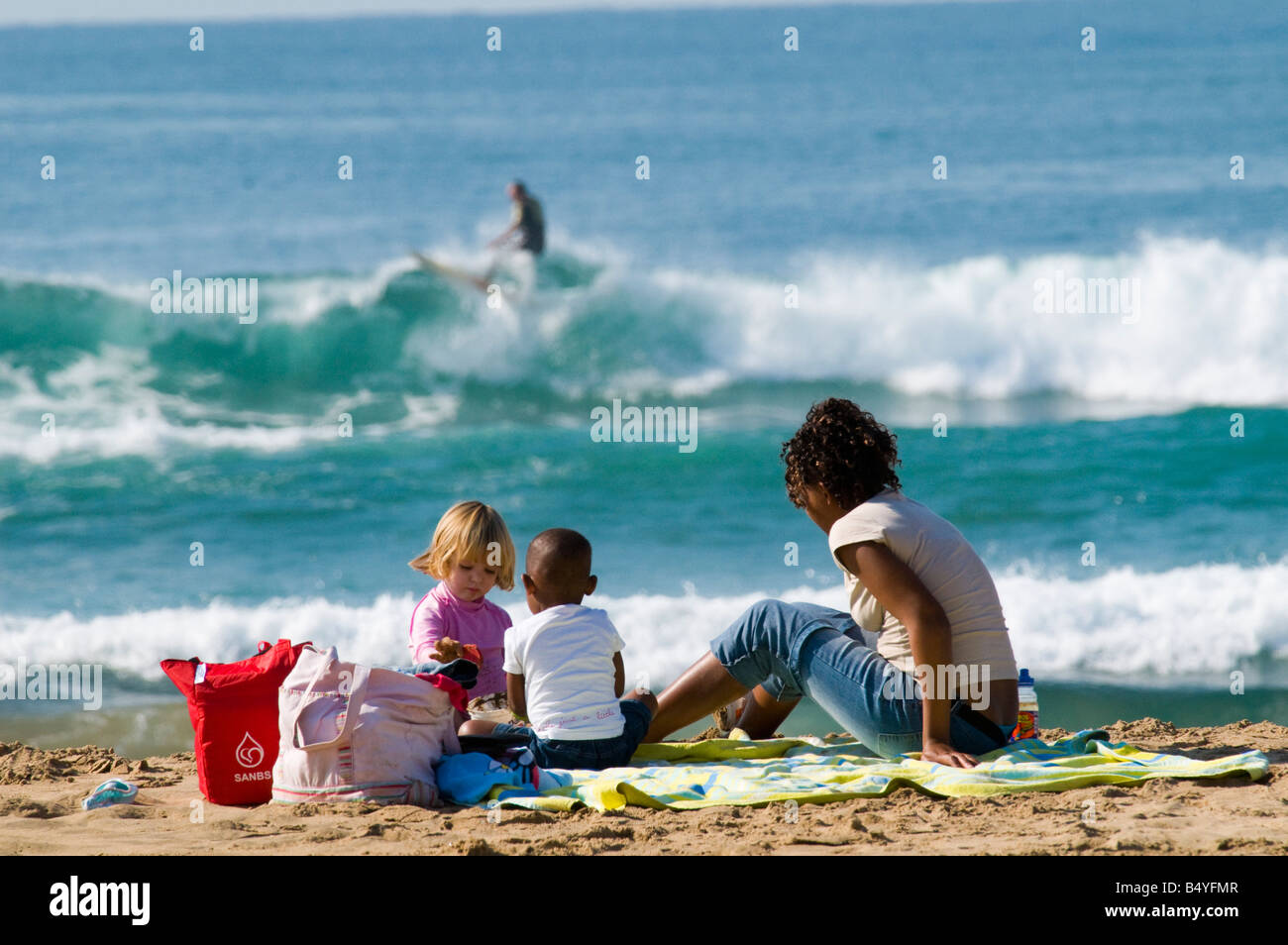 Kinder, Strand, Durban, Kwazulu-Natal, Südafrika Stockfoto