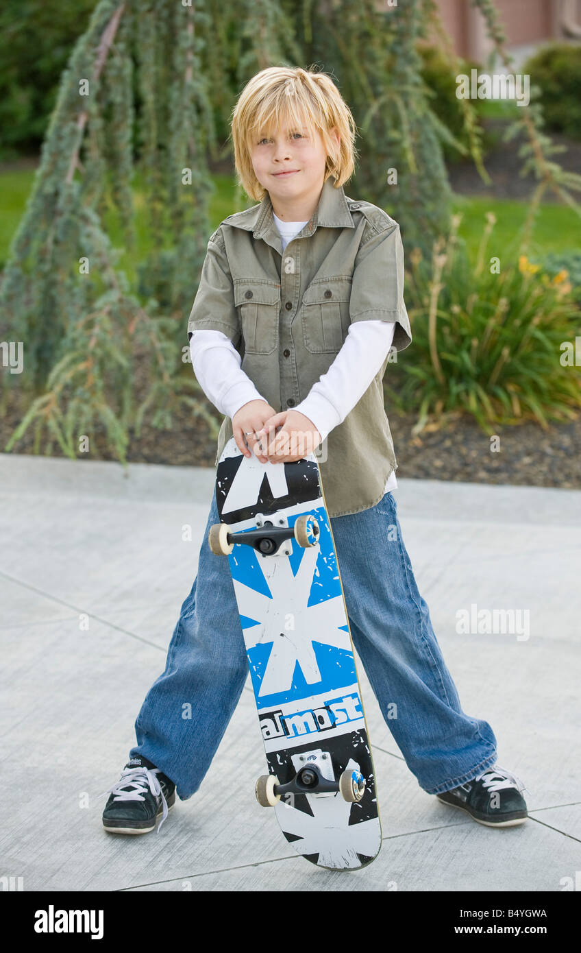 Junge Skate boarding junge Stockfoto