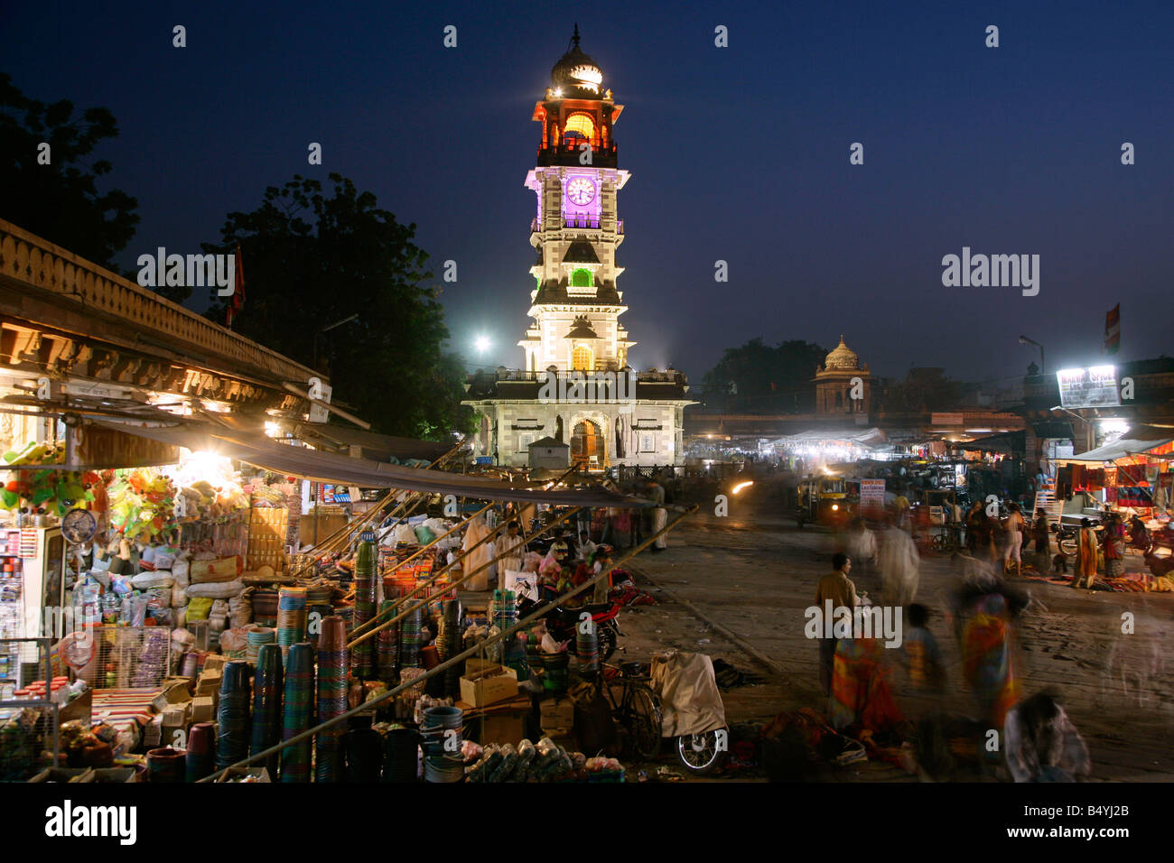 Sadar Markt und Clock tower in der Nacht, Jodhpur, Rajasthan, Indien Stockfoto