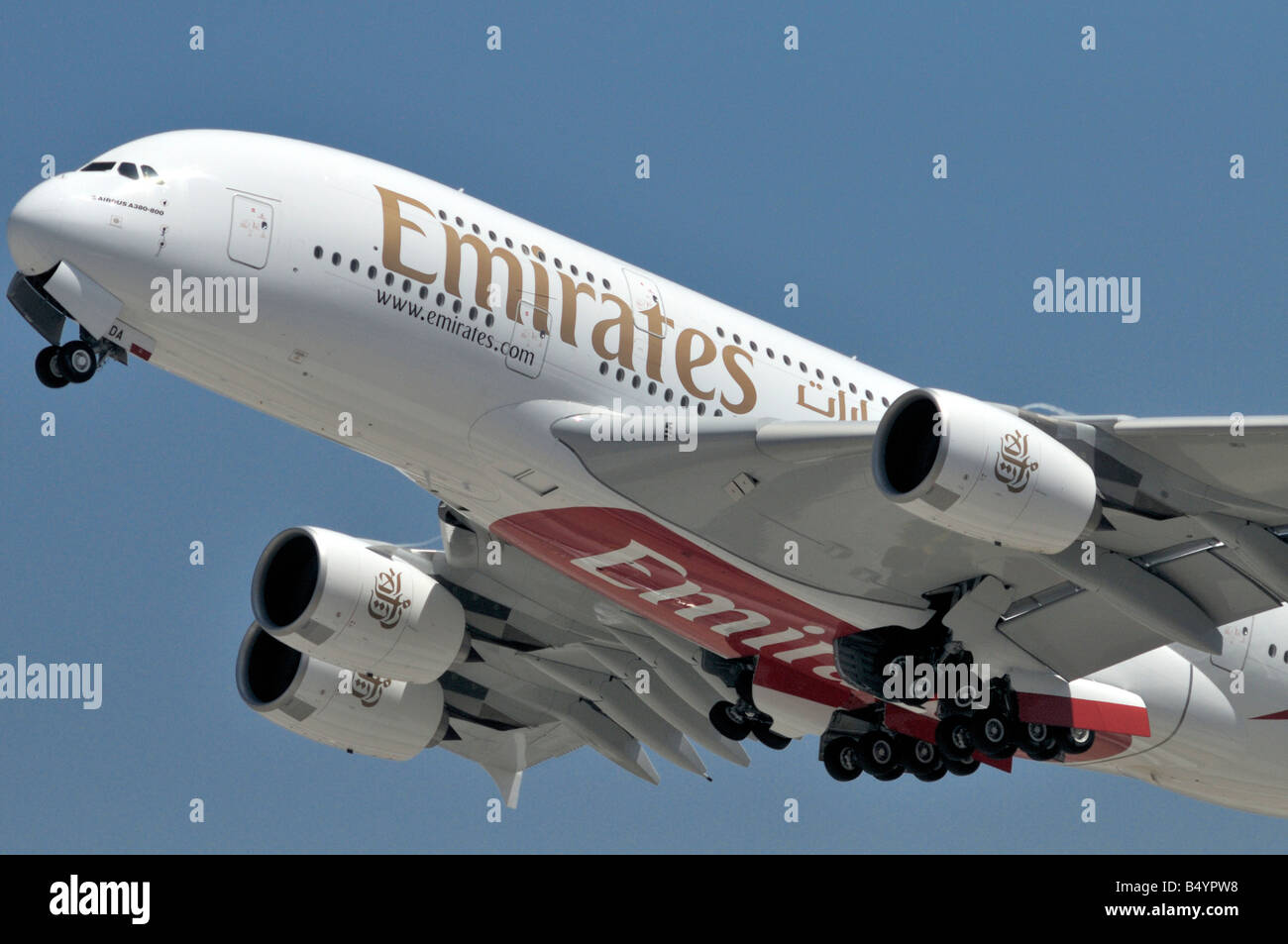 Emirates Airbus A380 super-Jumbo Jet startet von der südlichen Landebahnen von LAX Stockfoto