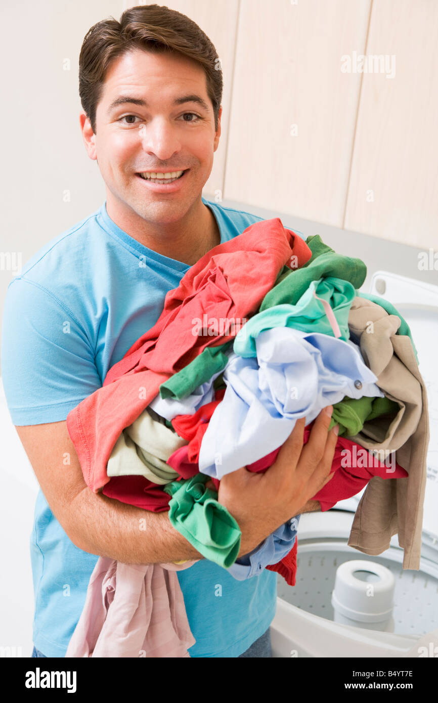 Mann, die Wäsche Stockfoto