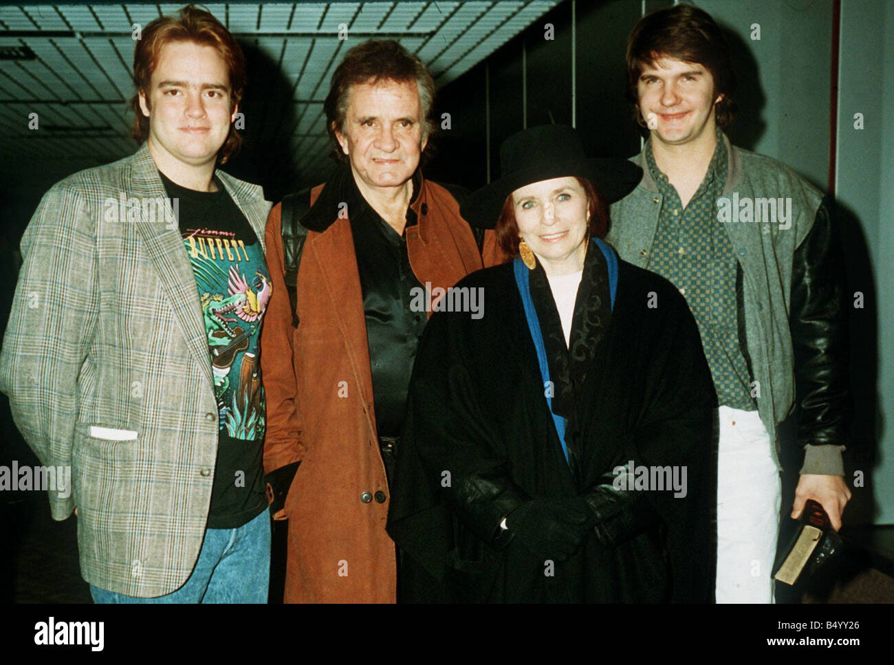 Johnny Cash Frau Frau June Carter und seinem Sohn John 1991 auch mit Roy Orbisons Sohn Wesley Orbison Stockfoto