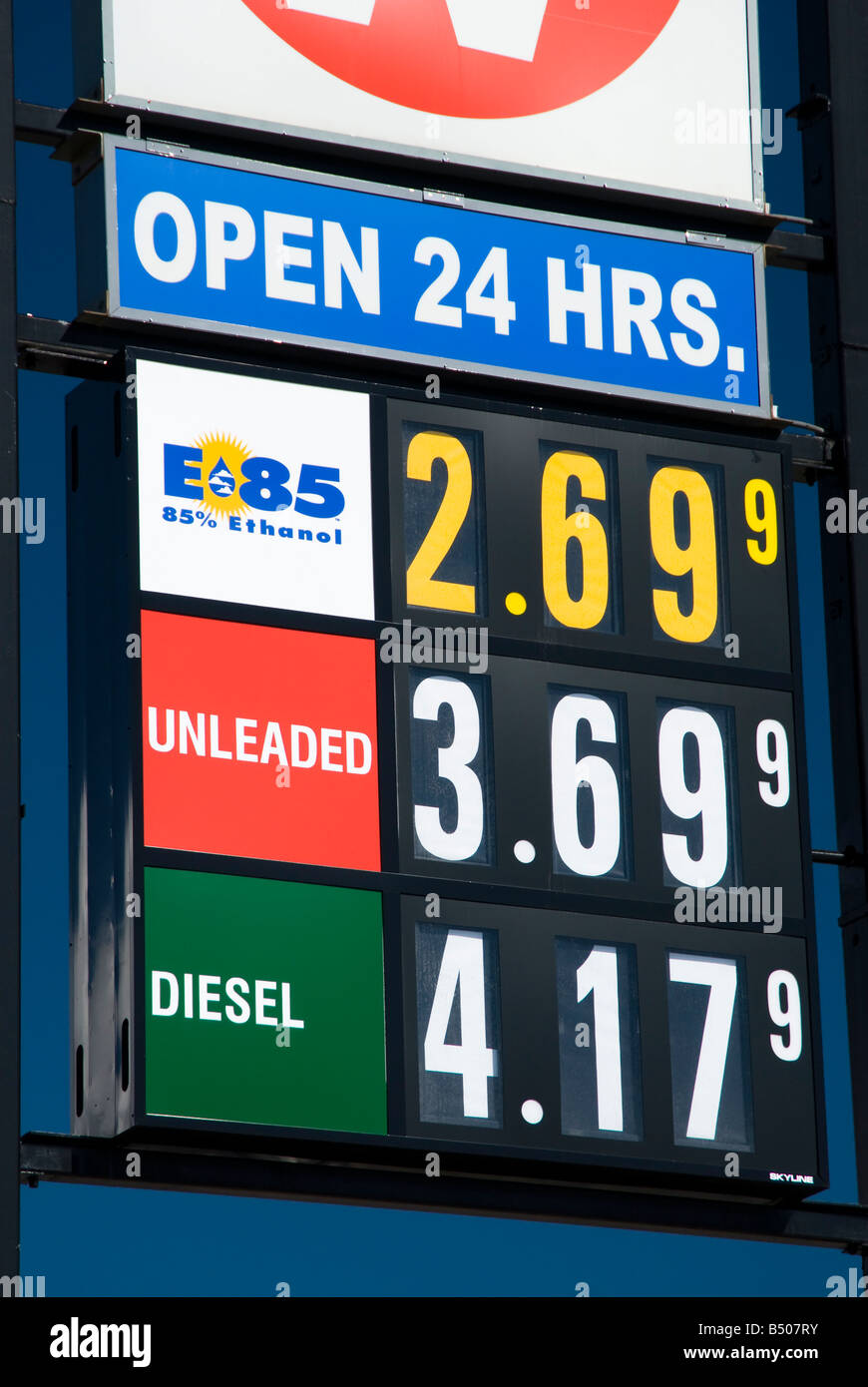 Preis von E85-Kraftstoff im Vergleich zu bleifreiem Benzin und Diesel Stockfoto