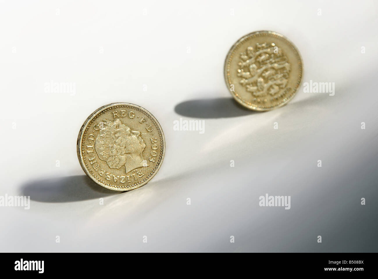 Rollende münzen -Fotos und -Bildmaterial in hoher Auflösung – Alamy
