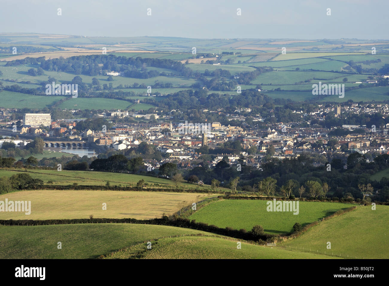 Blick nach Norden nach Barnstaple, Devon, aus Codden Hill, Bischöfe Tawton. Stockfoto