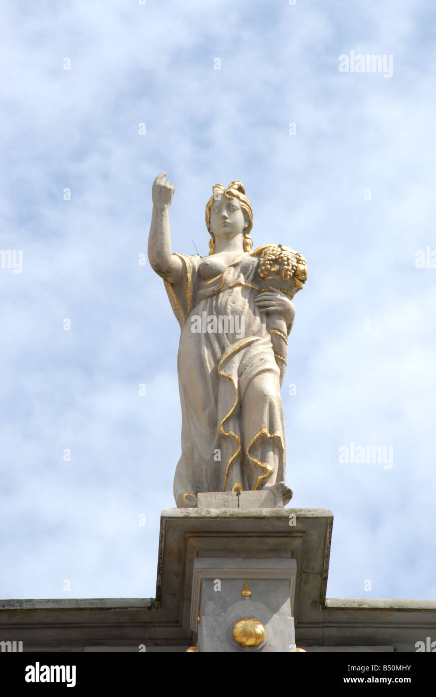 Statuen von Frauen auf der Golden Gate Zlota Brama Danzig Polen Stockfoto