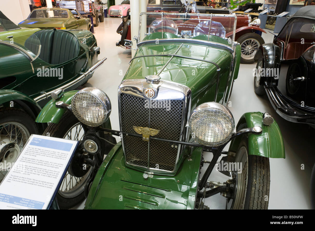 1932 MG J2 Zwerg auf dem Display an der Heritage Motor Centre, Gaydon, Warwickshire Stockfoto