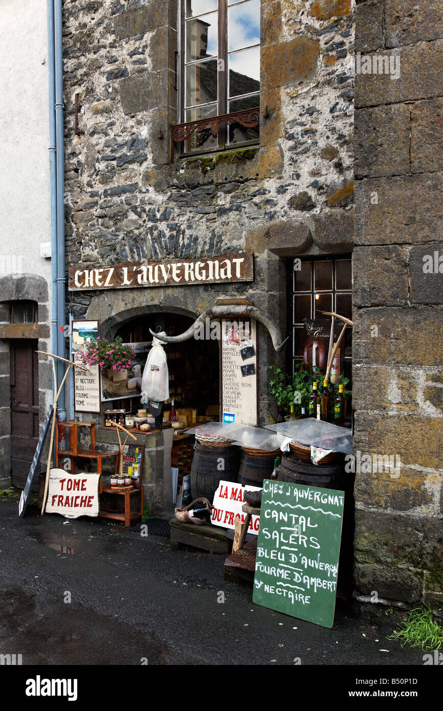 Ein Geschäft in dem Dorf Salers, Frankreich Stockfoto