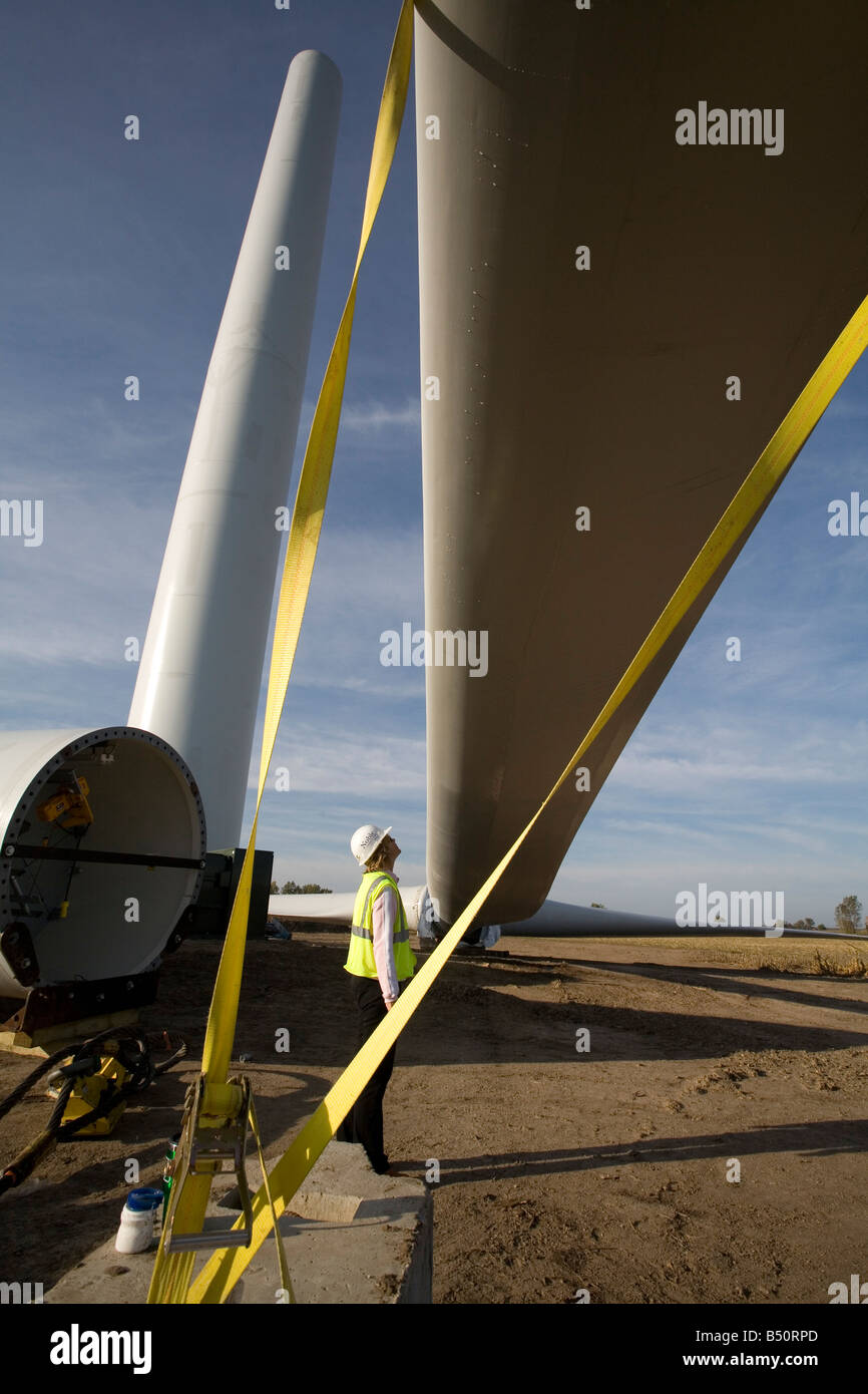 Wind Turbine fertig montiert werden Stockfoto