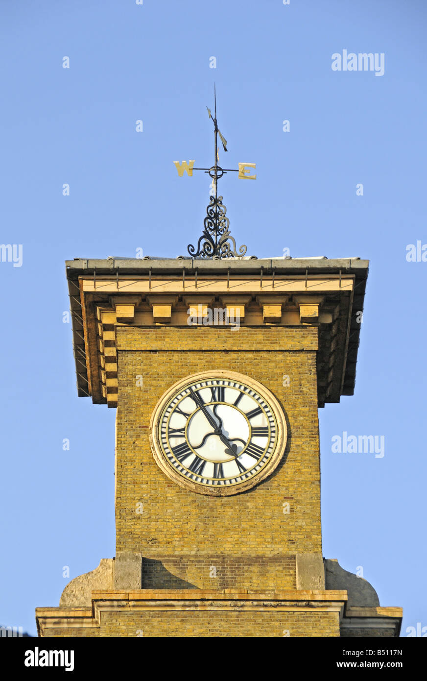 Uhrturm Kings Cross Station Camden London England UK Stockfoto