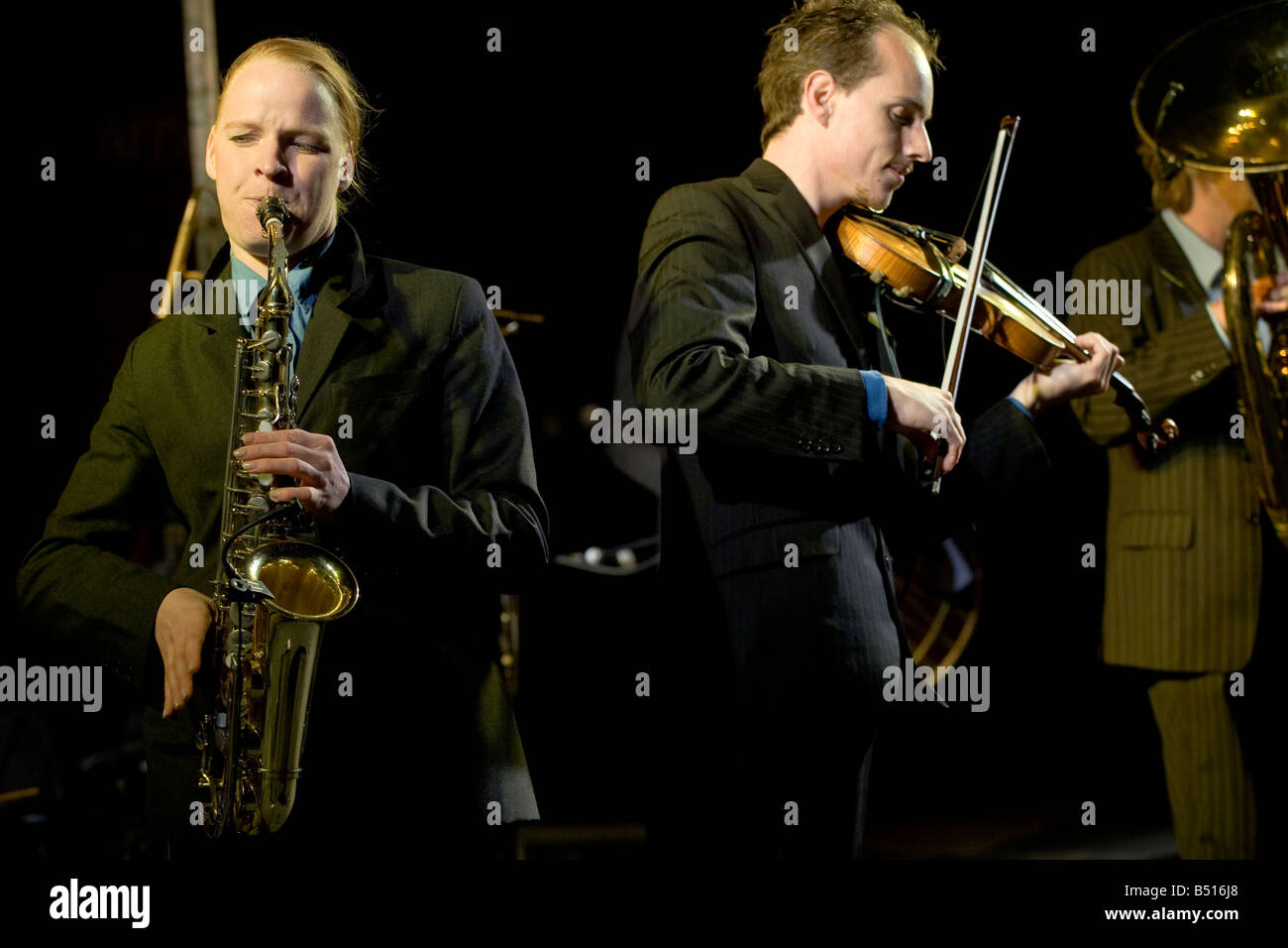OT Azoj Klezmer Band (Niederlande) in einer Show im Anfiteatro Griego während der Klezfiesta in Buenos Aires, Argentinien Stockfoto