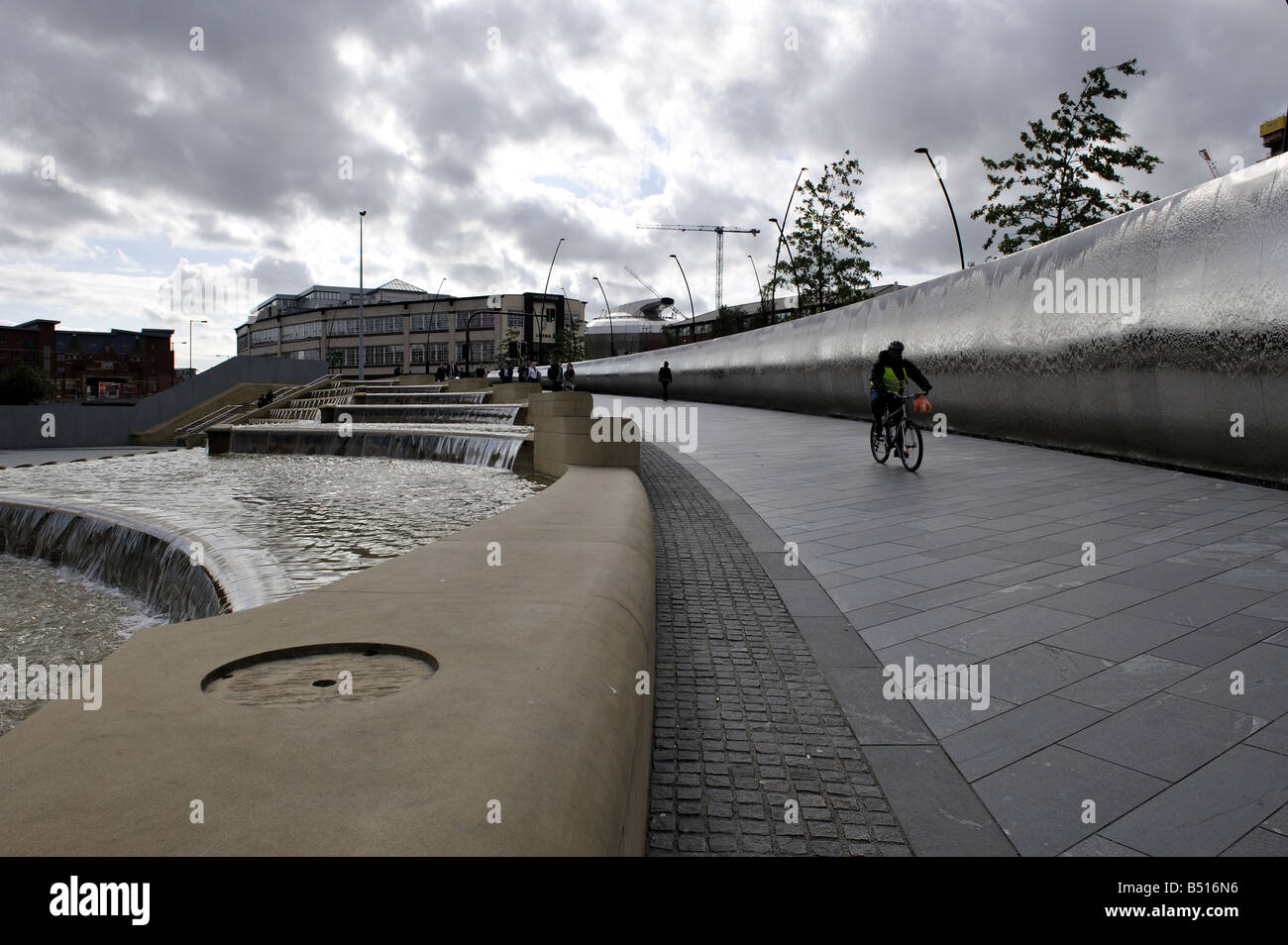 Die Funktion öffentlicher Wasserfläche außerhalb Sheffield Railway Station Sheffield South Yorkshire Stockfoto