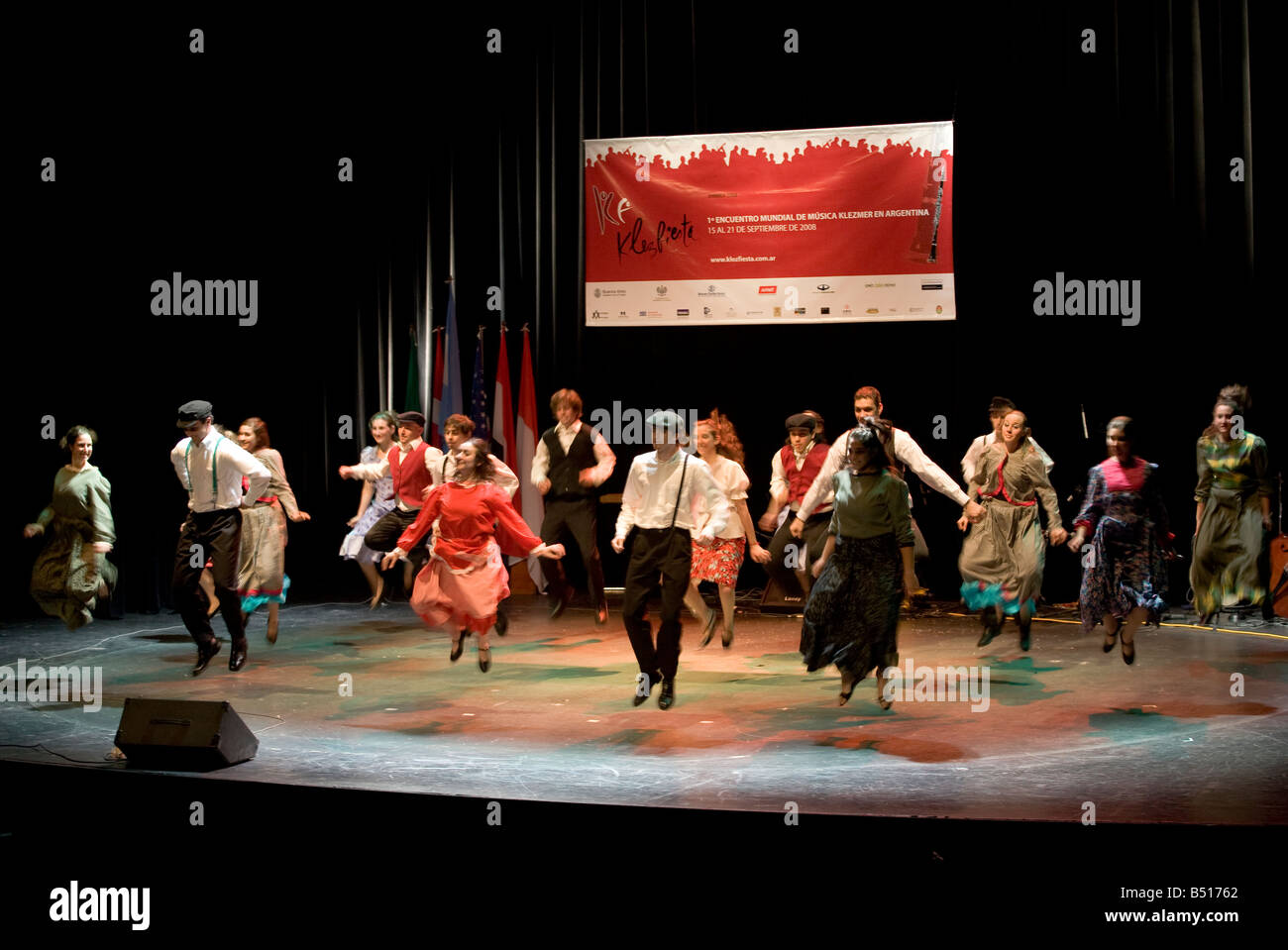 Jüdische Gruppe Tanzkompanie Durchführung im Alvear Theater während der Klezfiesta in Buenos Aires, Argentinien Stockfoto