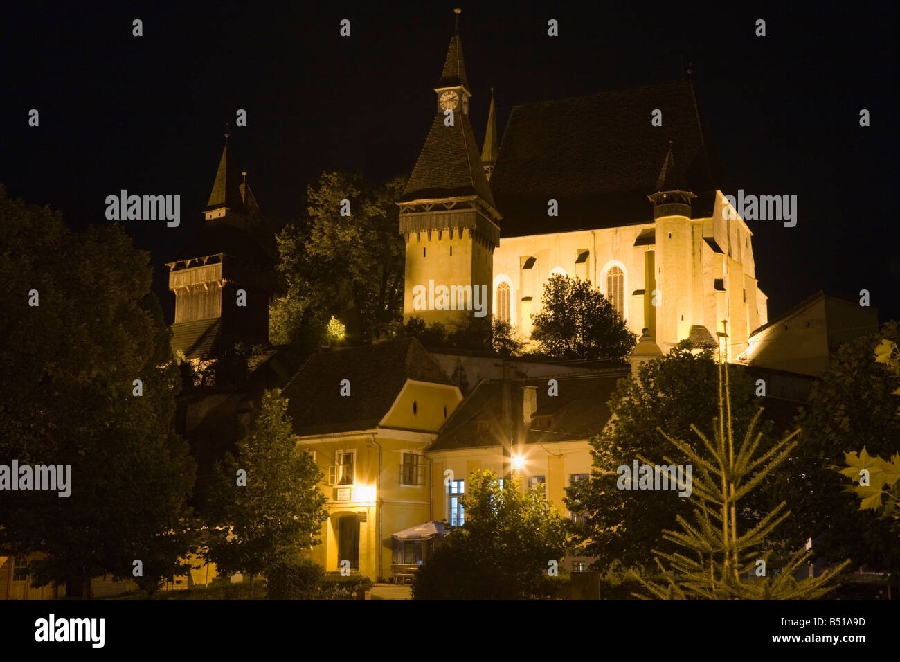 Birthälm Siebenbürgen Rumänien Europa Wehrkirche 15. Jahrhundert sächsische beleuchtet bei Nacht Stockfoto