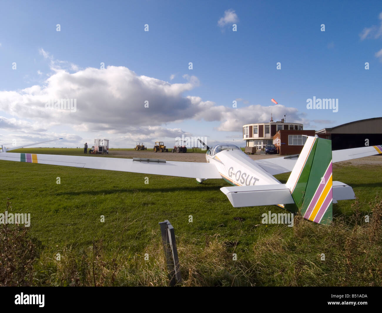 Eine Scheibe SF25C Flugzeuge am Boden in Yorkshire Gliding Club Kilburn Sutton Bank North Yorkshire Uk Stockfoto