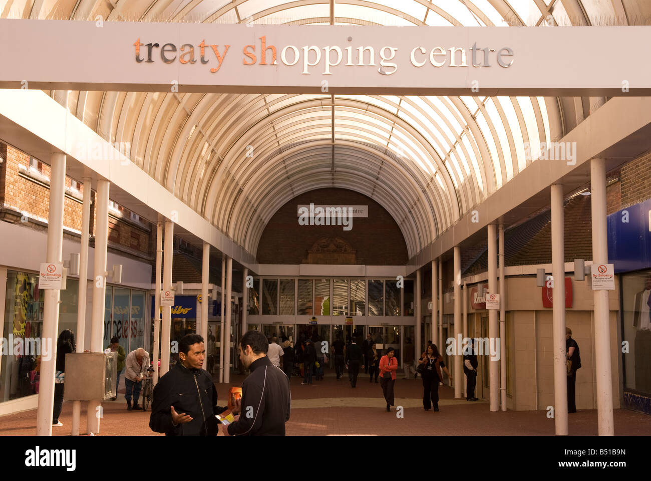 Vertrag Shopping Centre, Hounslow, Middlesex, Großbritannien. Stockfoto