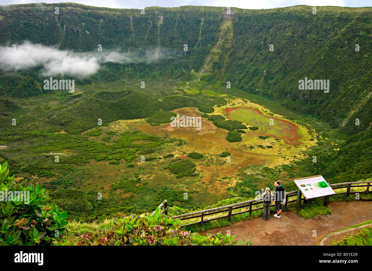 Vulkan oder Caldeira mit Sicht auf die Insel Faial, Azoren Stockfoto