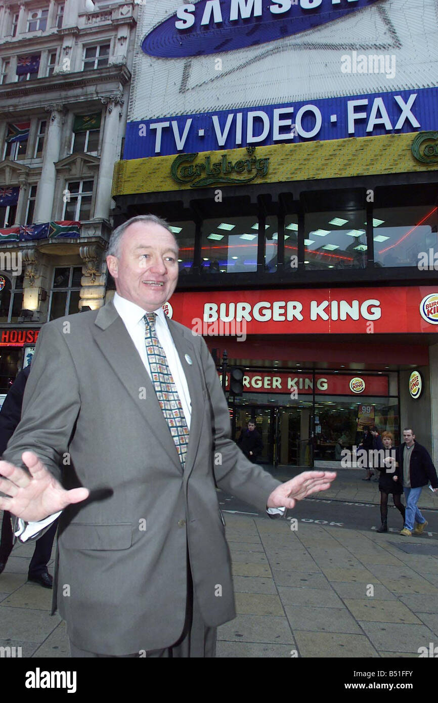Ken Livingstone Bürgermeister von London Kandidat März 2000 Ken Livingstone am Piccadilly Circus nach seiner Ankündigung, die er für Bürgermeister von London unabhängig ausgeführt wird Stockfoto