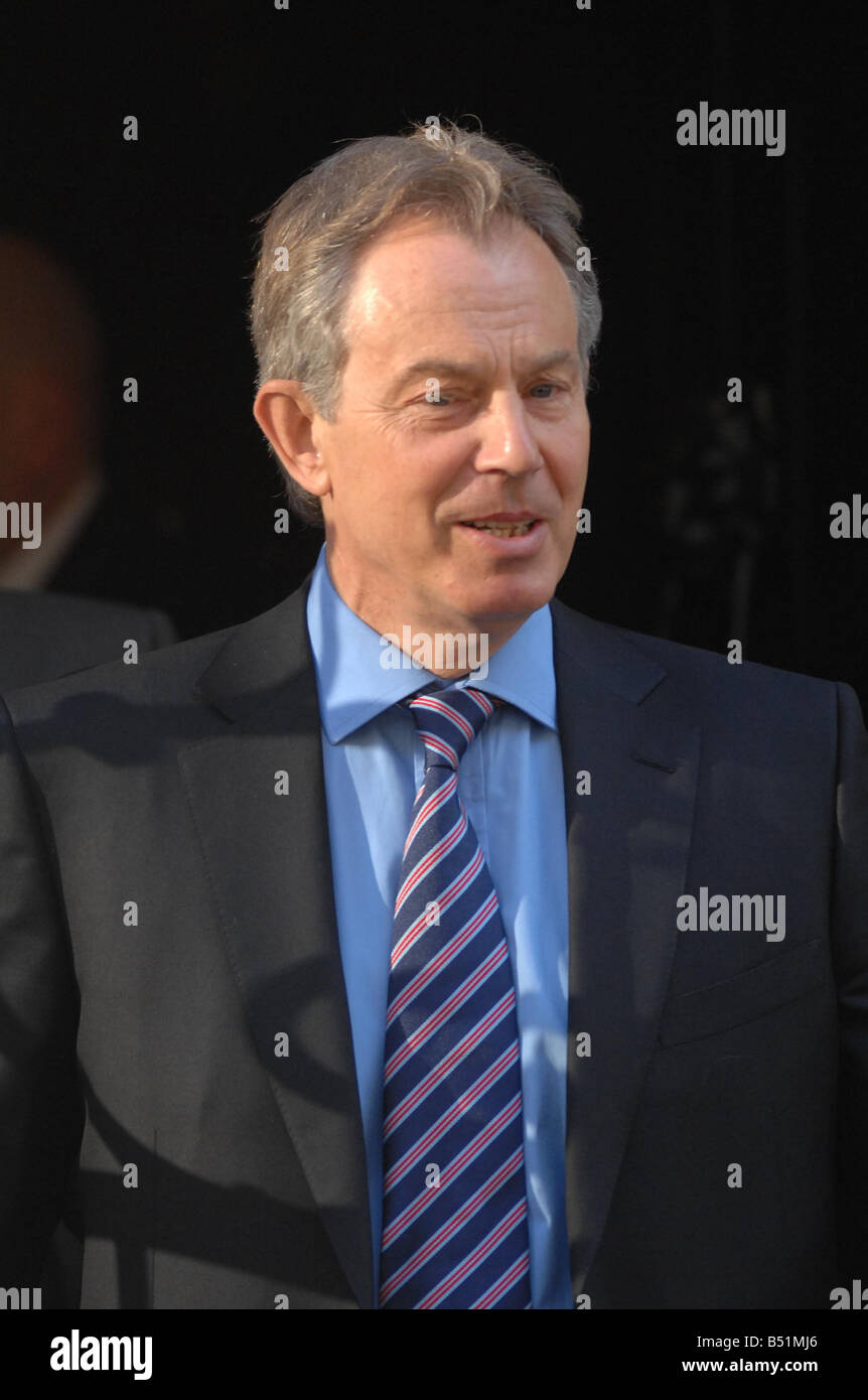 PIC... James Vellacott &#13; &#10; Tony Blair verlässt Downing St dieser Morgen. &#13; &#10; Stockfoto