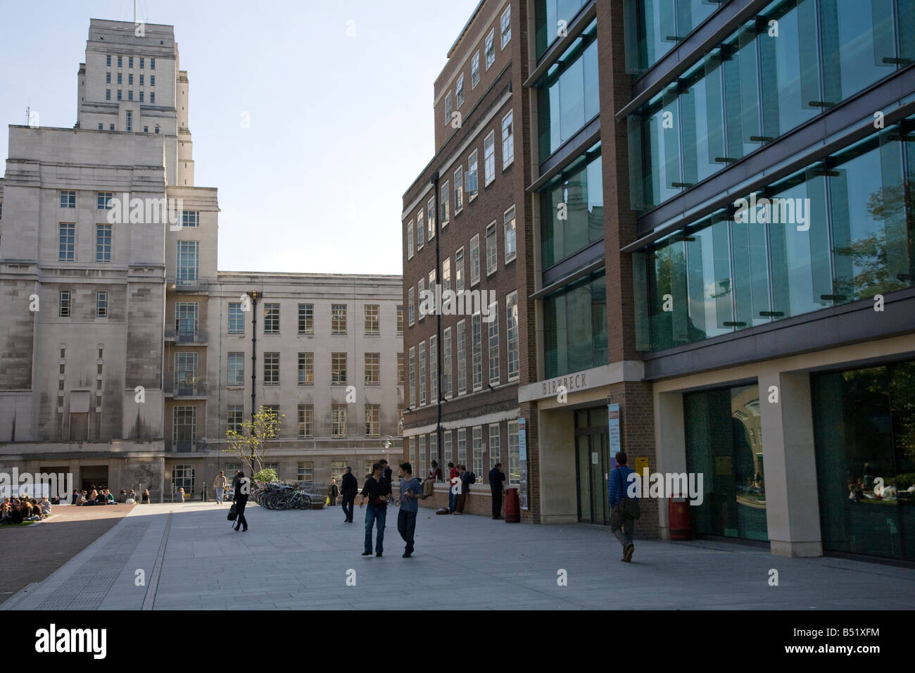 Torrington Square, Birkbeck College und Senat House London University Stockfoto