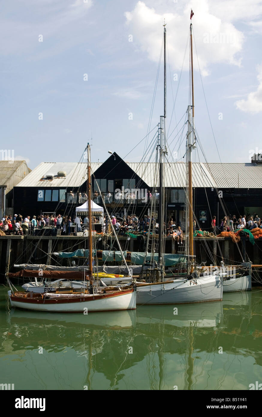 Whitstable Hafen auf Oyster Festival-Tag Stockfoto
