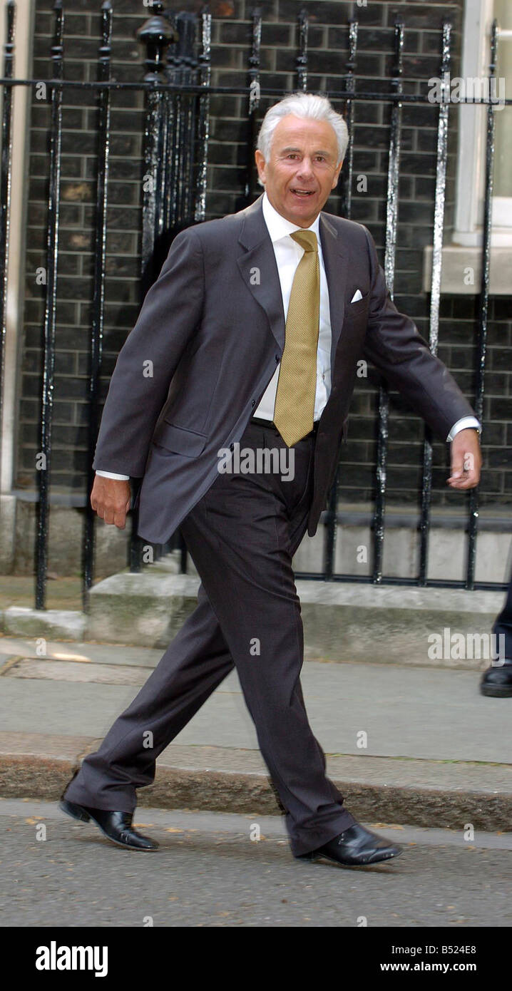 O.P.S Lord Levy an der Hausnummer 10 ankommen. Stockfoto