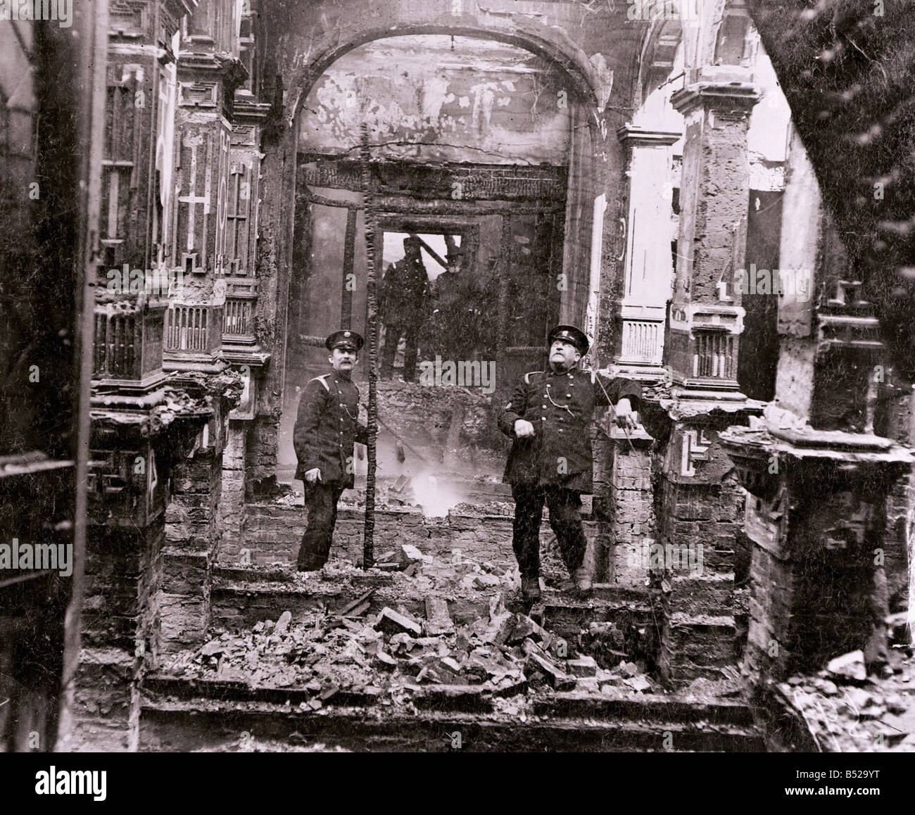 Villa zerstört durch Feuer, am Meer Villa Levetleigh, St Leonards-on-Sea wurde in den frühen Morgenstunden gebrannt, Dienstag, 15. April 1913 Stockfoto