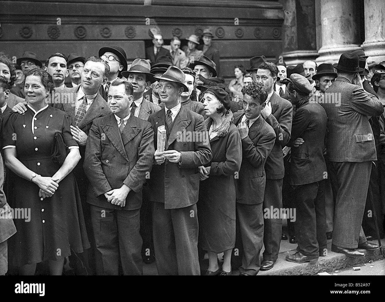 Kundenansturm, Abschied von Soldaten, die Einschiffung auf Krieg nach dem Ausbruch des 2. Weltkrieges mit Deutschland September 1939 OP247G y2k am 1. September 1939 Adolf Hitler schickte Truppen an der Grenze zu Polen England und Frankreich zugesagt, Polen zwei Tage bei einer deutschen Aggression unterstützen später am 3. September Großbritannien und Frankreich in den Krieg mit Deutschland ging Stockfoto