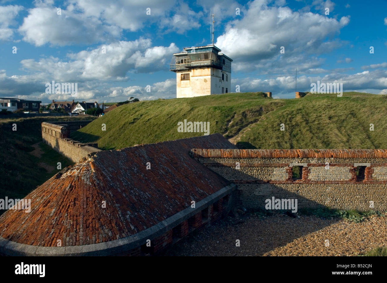 Alte Festung Shoreham und stillgelegten Küstenwache station Stockfoto