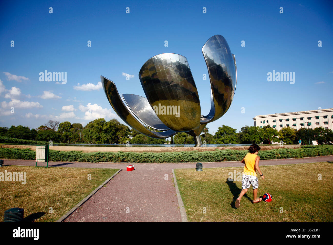 März 2008 - Skulptur das Angebot Generica am Plaza Naciones Unidas Buenos Aires Argentinien Stockfoto