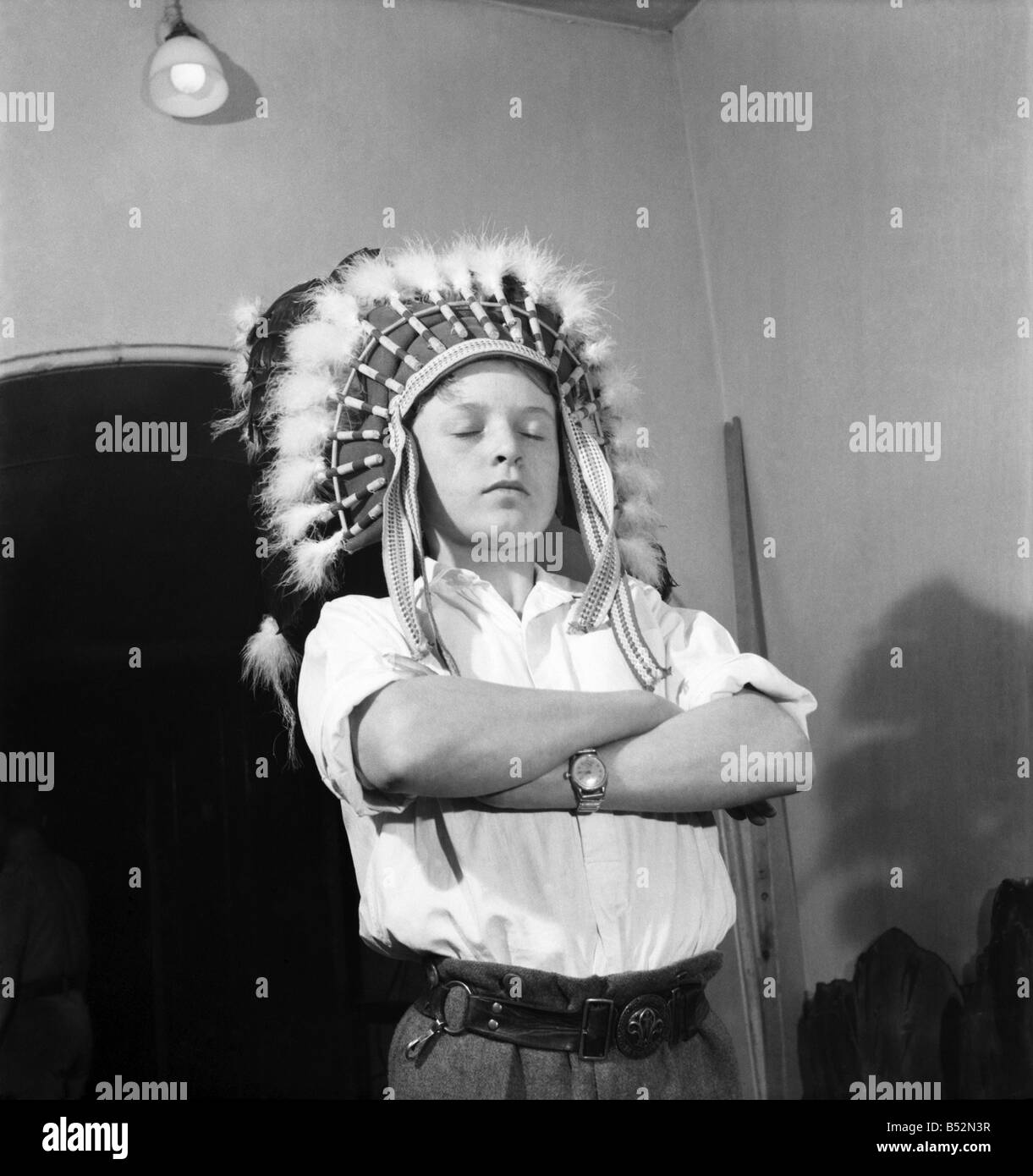Barry Summerfield, gekleidet wie ein amerikanischer Indianer gesehen haben in Ralph Reader zeigen, in der Albert Hall. D2993 Stockfoto