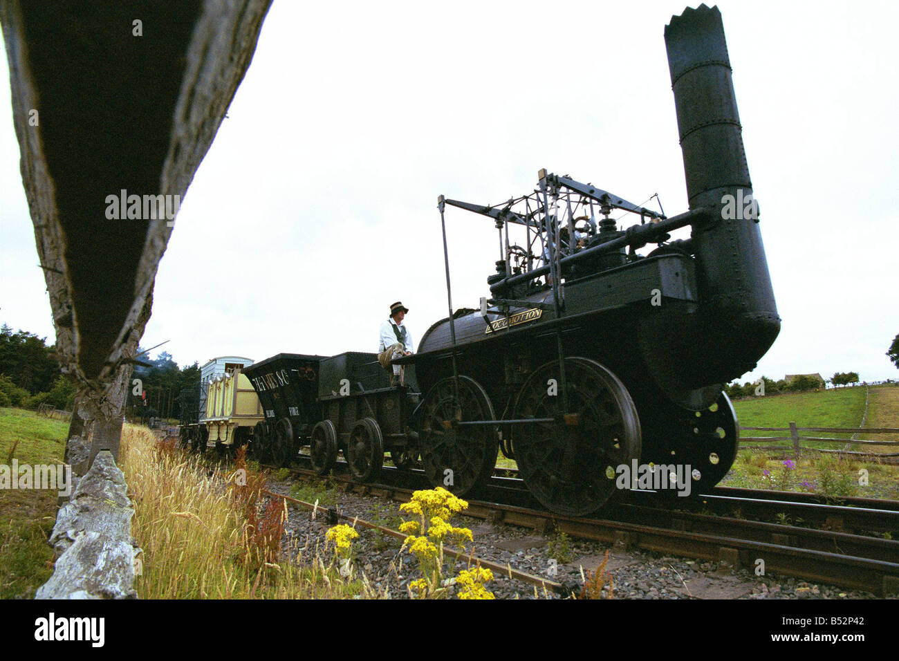 Das Replikat von George Stephensons Locomotion No 1 in Aktion bei Beamish Museum Stockfoto