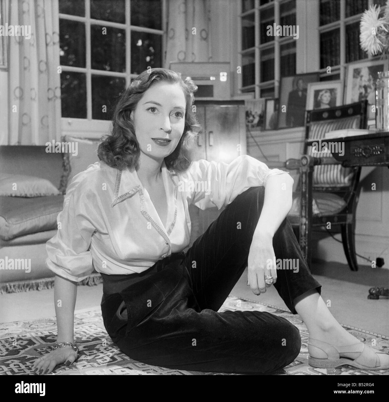 Valerie Hobson Stockfotos und -bilder Kaufen - Alamy