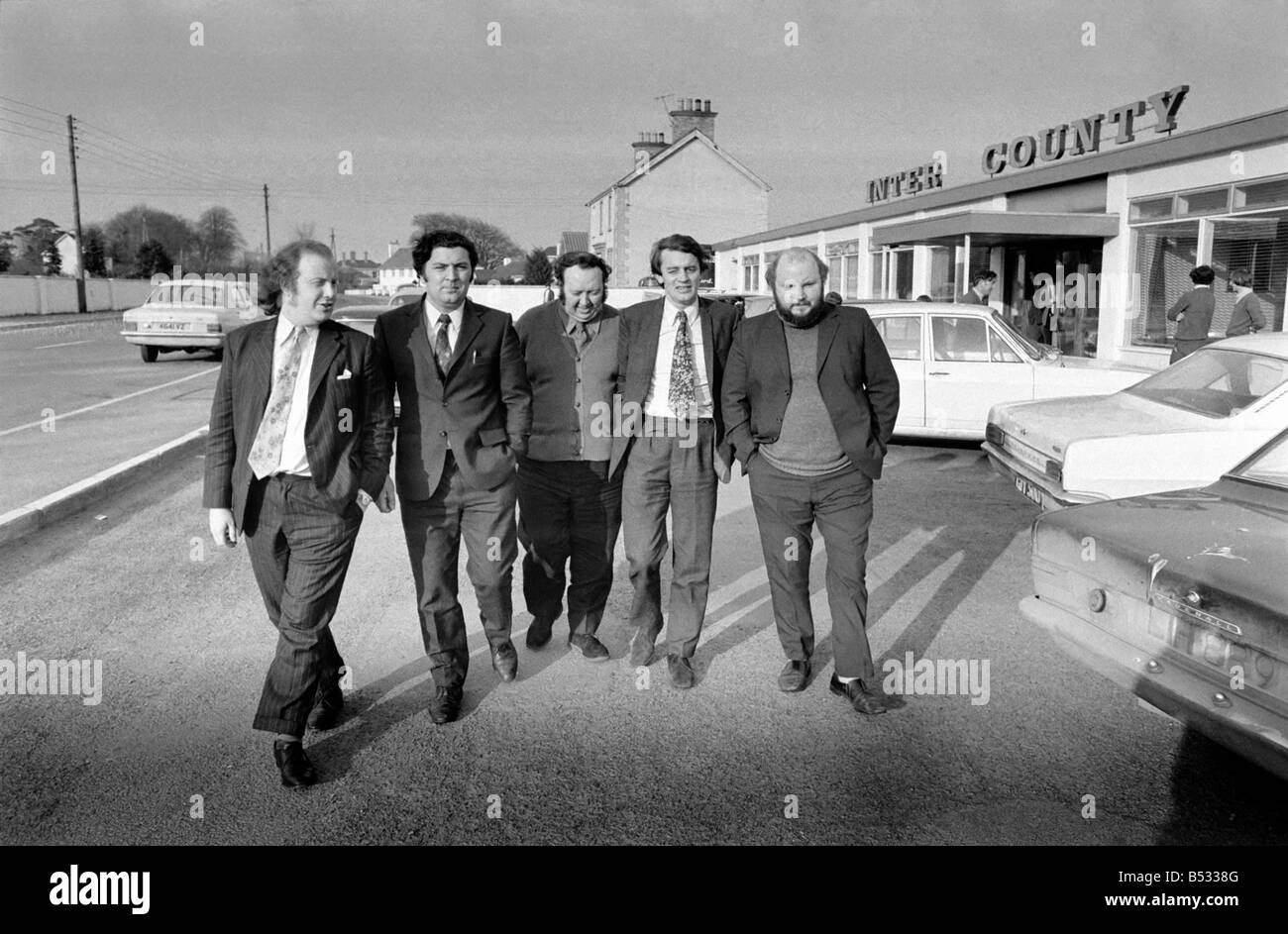 5 Mitglieder der SDLP Oppositionspartei in Stormont, die heimlich trafen sich in Liffad, County Donegal, Pläne für die Zukunft zu diskutieren. V.l.: Ivan Cooper MP, John Hume MP, Paddy Devlin MP, Austin Currie MP, Paddy O'Haloran, MP; März 1972; 72-4030 Stockfoto