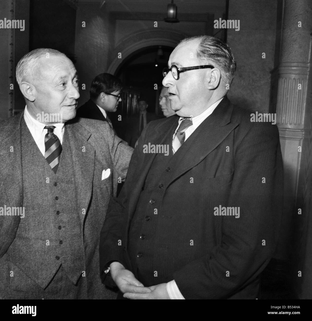 Labour Party Conference. Emmanuel Shinwell (R) und Willen Lanther. September 1952 C4828-008 Stockfoto