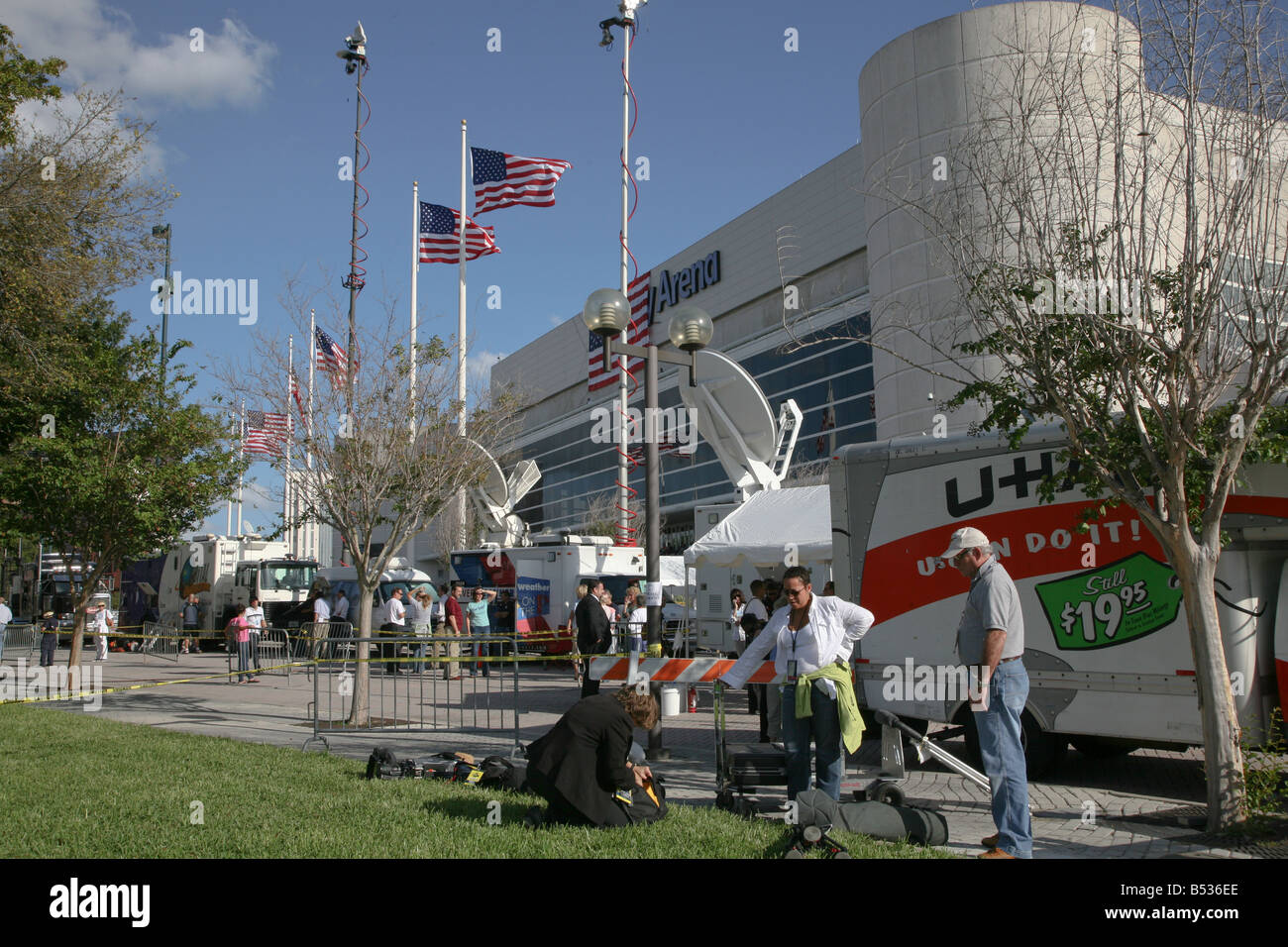 News-Reporter einrichten für die Obama Anfang Stimme für Änderung Rally, Amway Arena Stockfoto