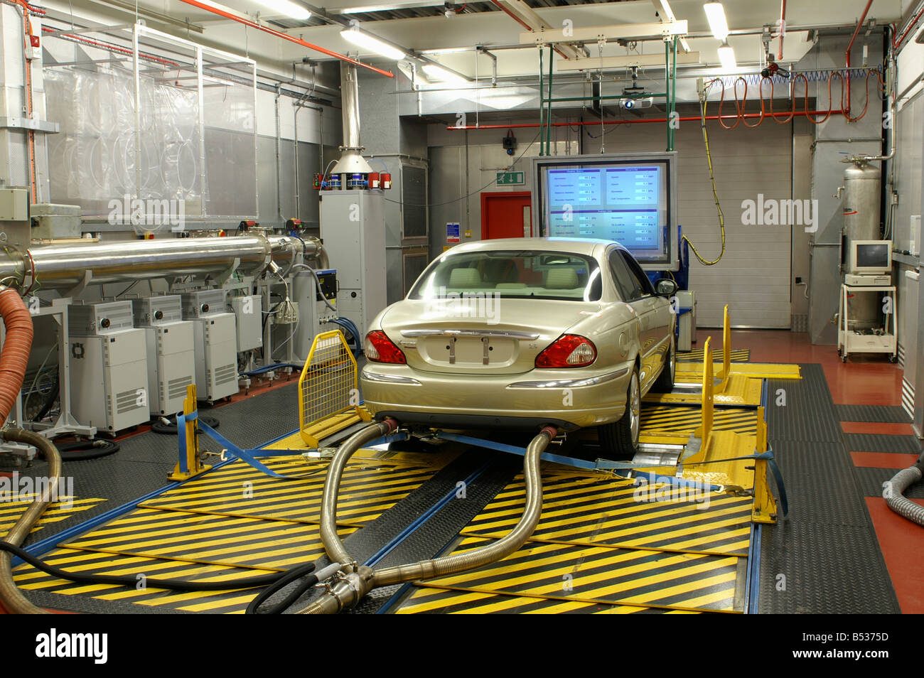 Jaguar Land Rover Product Compliance Centre Prüfstand für Auspuff Emissionsprüfung Stockfoto