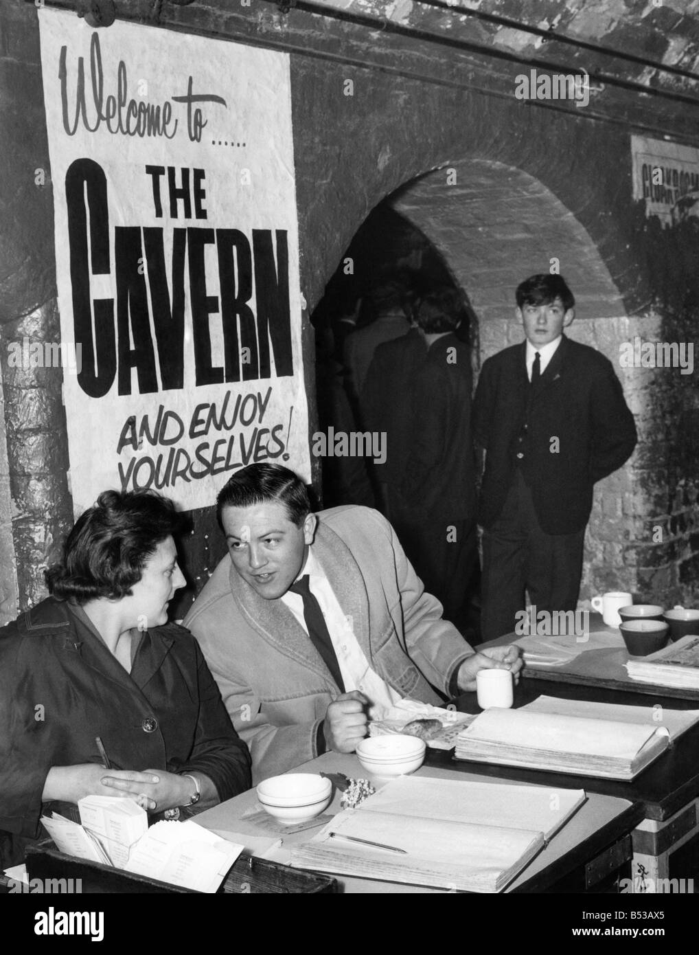 Szene in der berühmten Cavern Club in Matthew Street, Liverpool. &#13; &#10; Februar 1965 &#13; &#10; P018470 Stockfoto