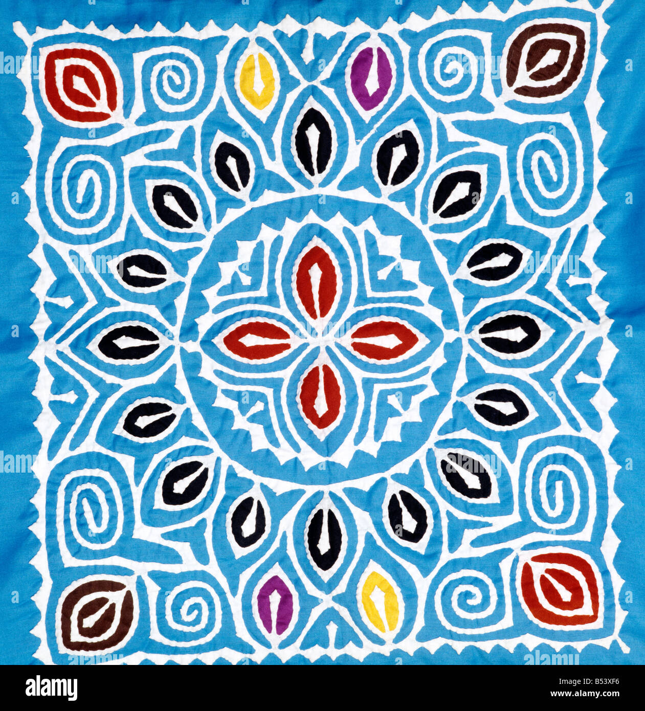 Pakistanische Handwerk Applikation Muster von Rilly Patchwork Kissenhülle aus Pakistan Stockfoto