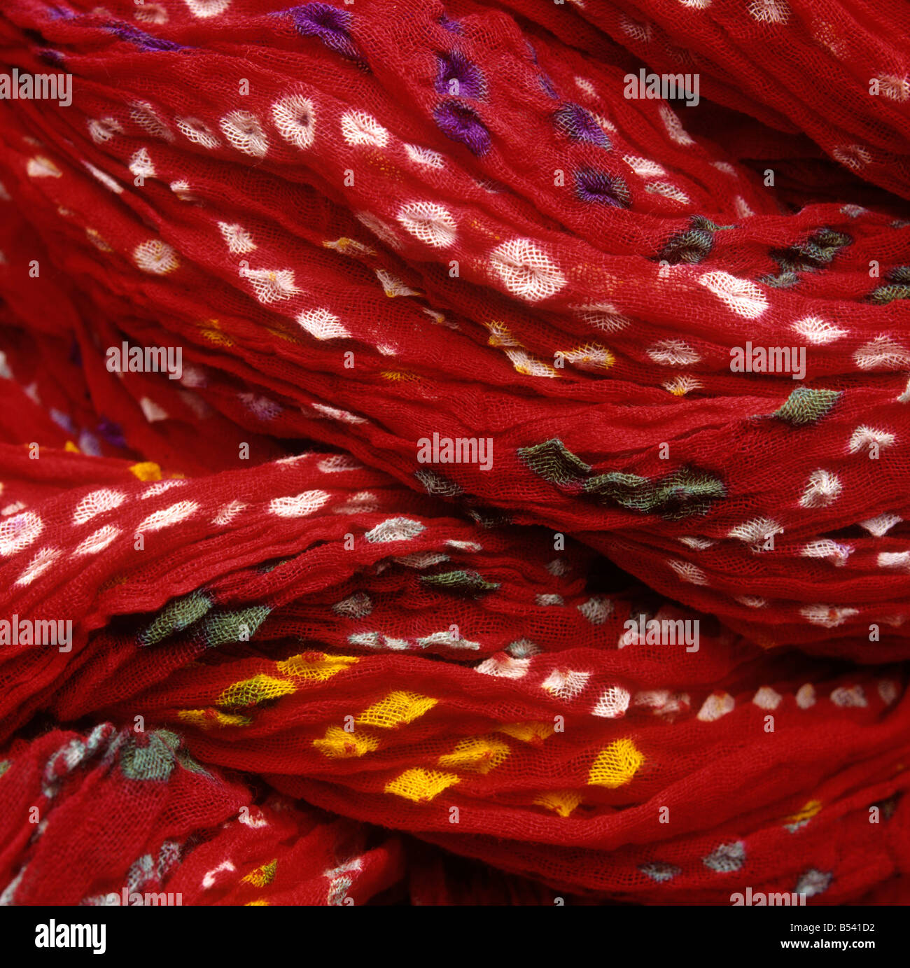 Indischen Handwerk Krawatte gefärbten Musselin Turban aus Rajasthan-detail Stockfoto