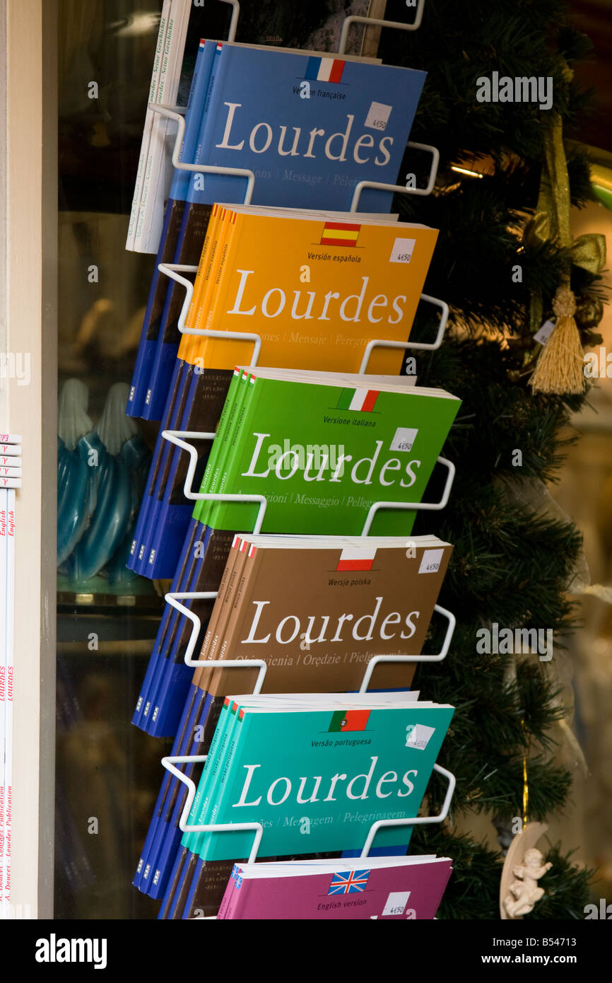 Lourdes Werbe Bücher - Lourdes, Südfrankreich Stockfoto