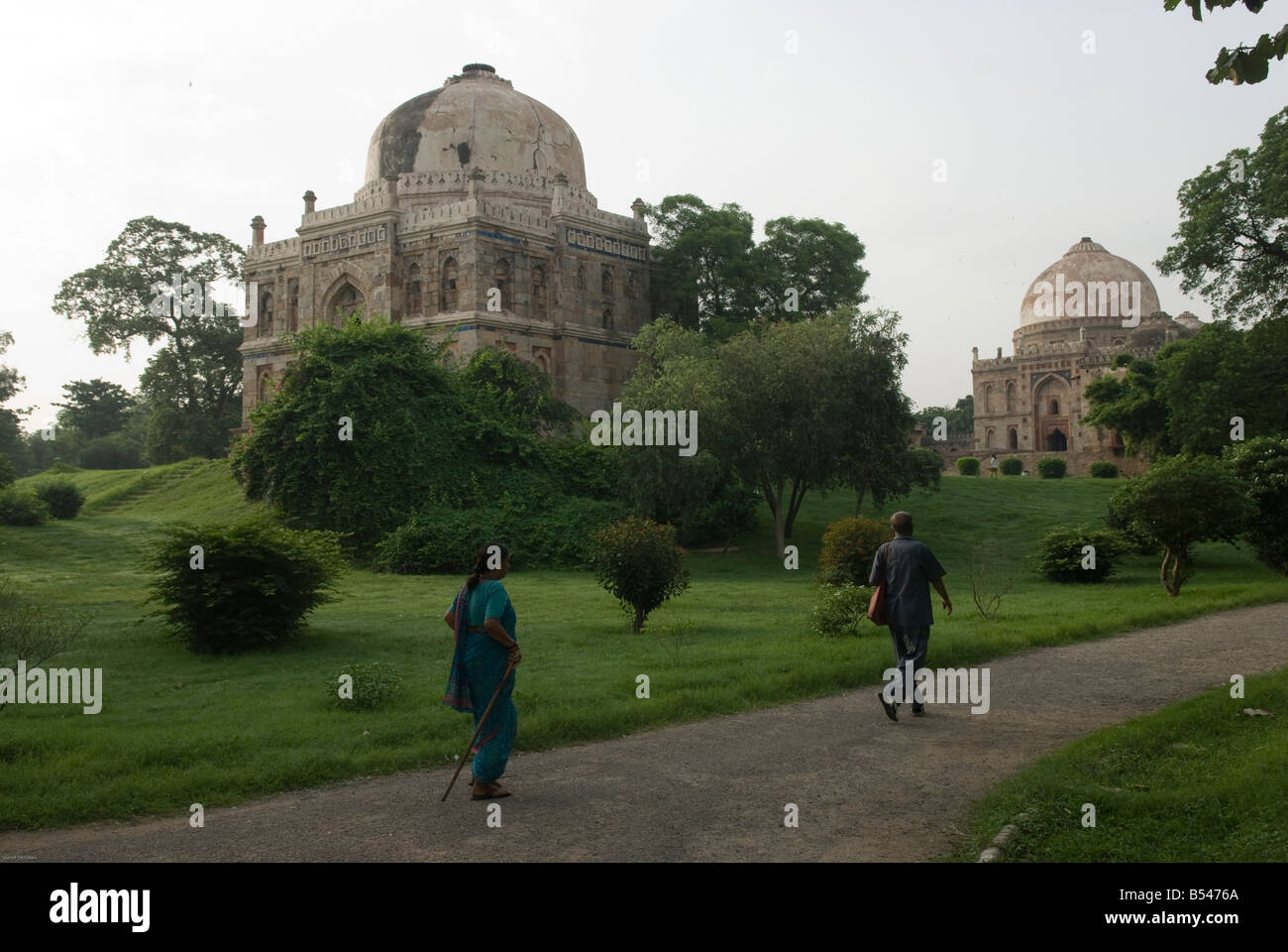 Die Bara Gumbad oder große Kuppel in Lodhi Gärten in Neu-Delhi. Stockfoto
