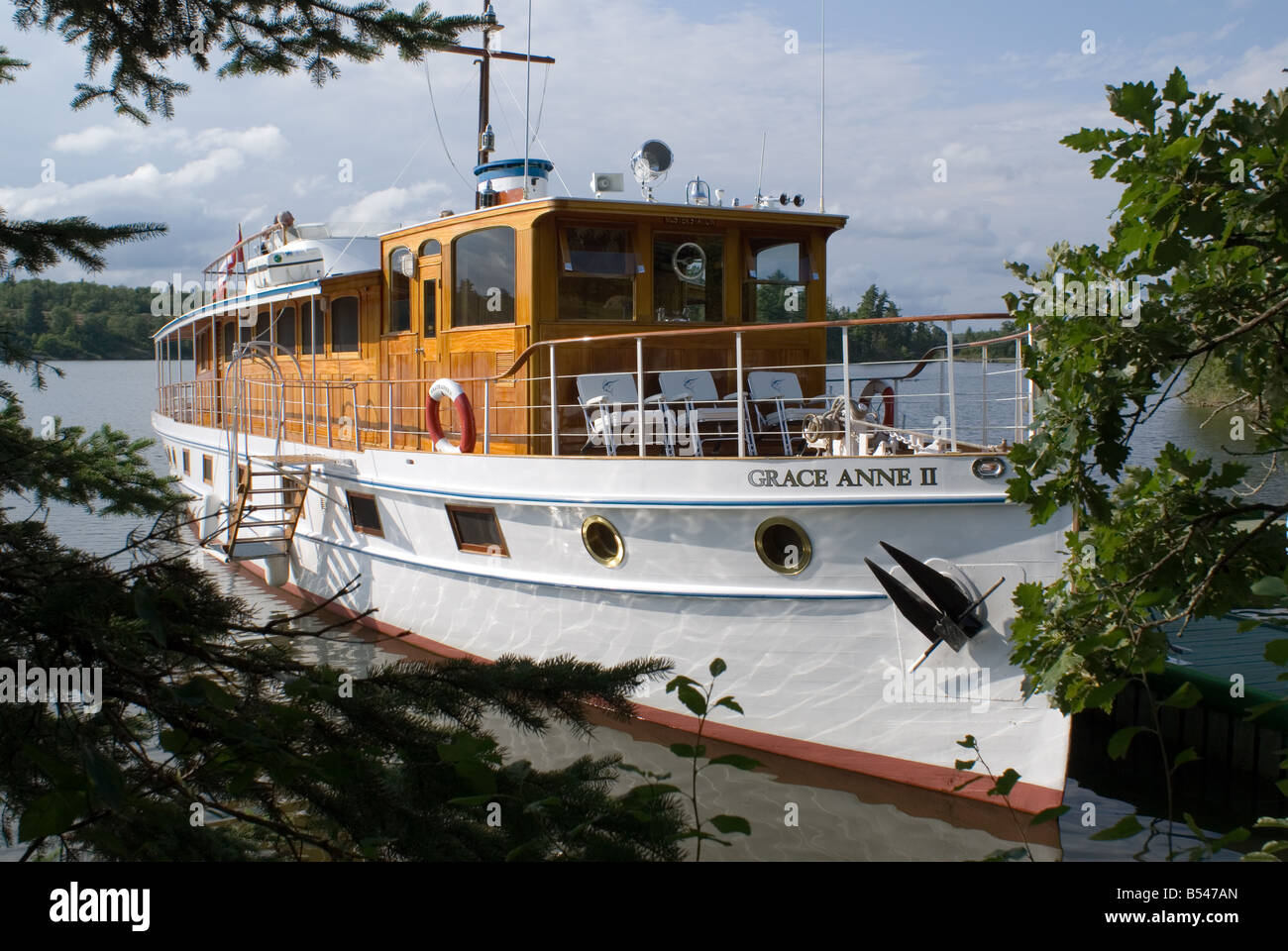 Luxus-Yacht vor Anker im kanadischen Schild island Stockfoto