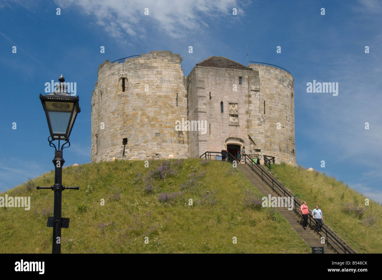 Clifford s Tower York Stadtzentrum Yorkshire England Juli 2008 Stockfoto