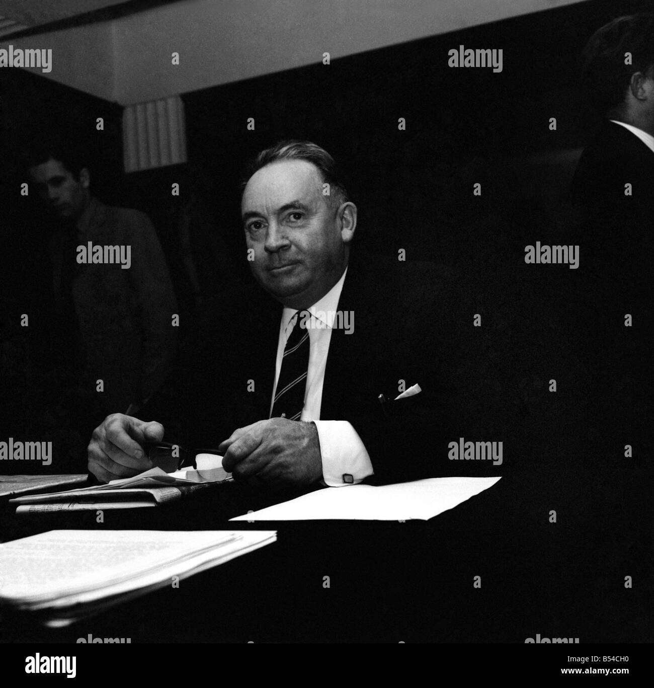 55 Jahre alten Commander Ian Forbes Detective von Scotland Yard, wurde heute zu einer von Großbritanniens oberen Polizei Jobs - nationaler Koordinator der 600-starkes Netzwerk von neun regionalen Kriminalität Trupps ernannt. Commander Forbes übernimmt sein Amt am 1. Januar, Deputy Assistant Commissioner John Bliss zu ersetzen. November 1969 Z11209-001 Stockfoto