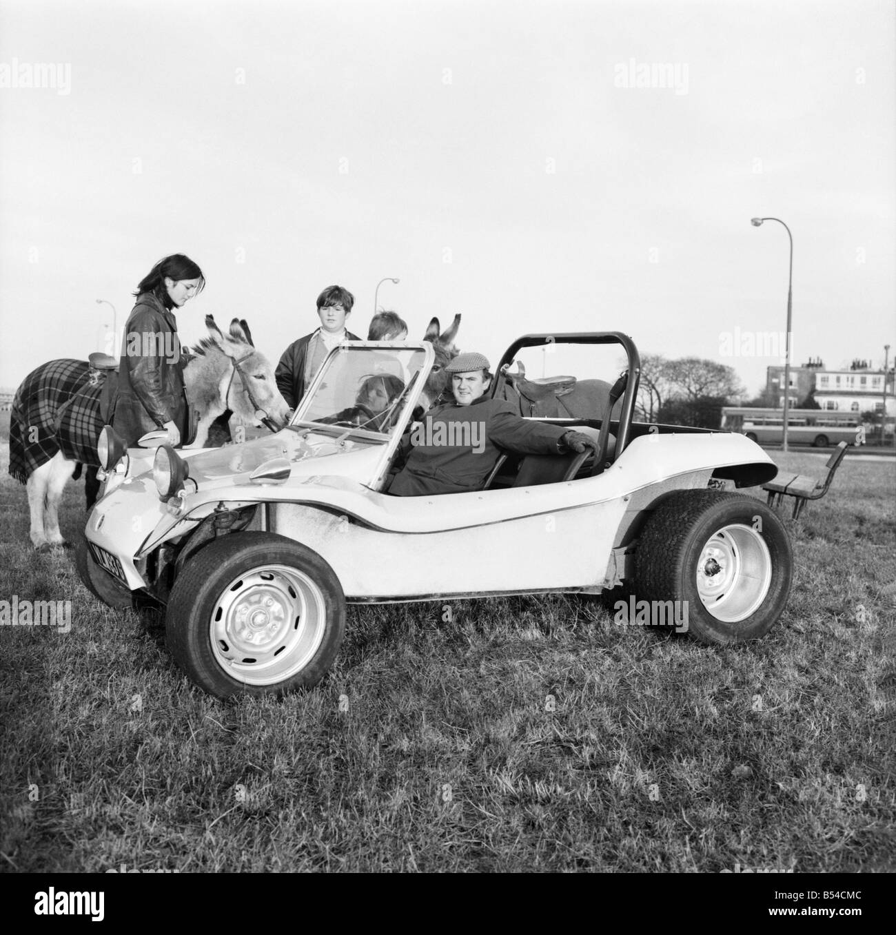 Zu transportieren. Kraftfahrzeuge. Der neue GP Bugle Buggy, ein offener Roadster mit einem harten Fiberglas Körper, ein 1200cc Volkswagen Motor angetrieben. November 1969 Z11225-001 Stockfoto