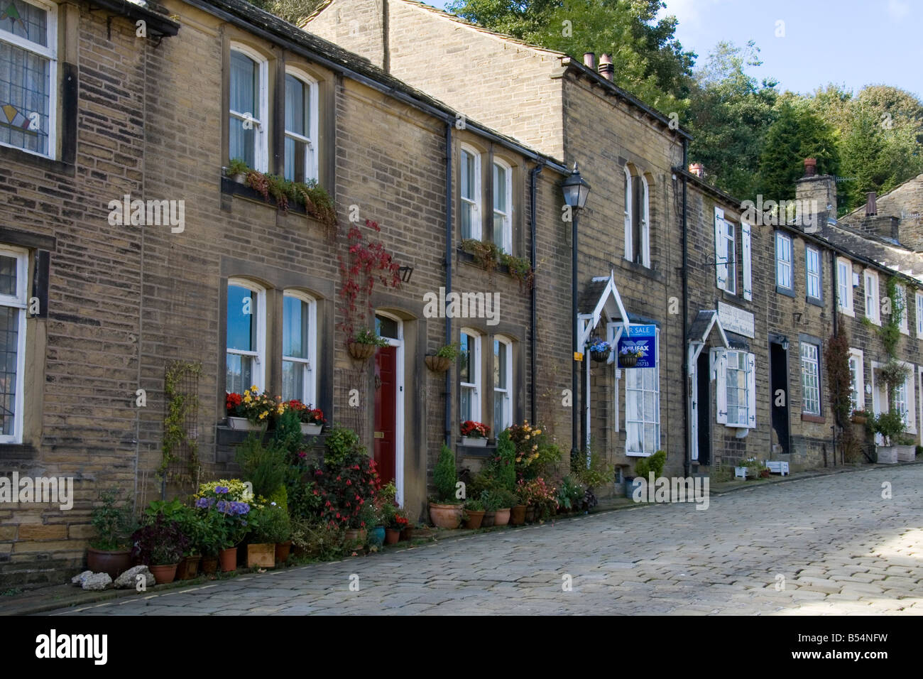 Dorf von Haworth in Yorkshire - Ferienhäuser an der Hauptstraße. Stockfoto