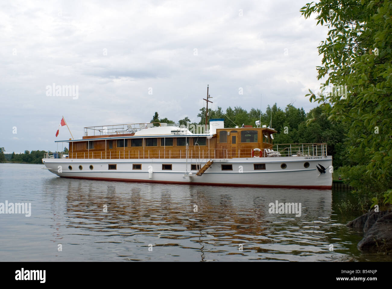 Luxus-Yacht dock Insel Kanada Lake Of The Woods Stockfoto