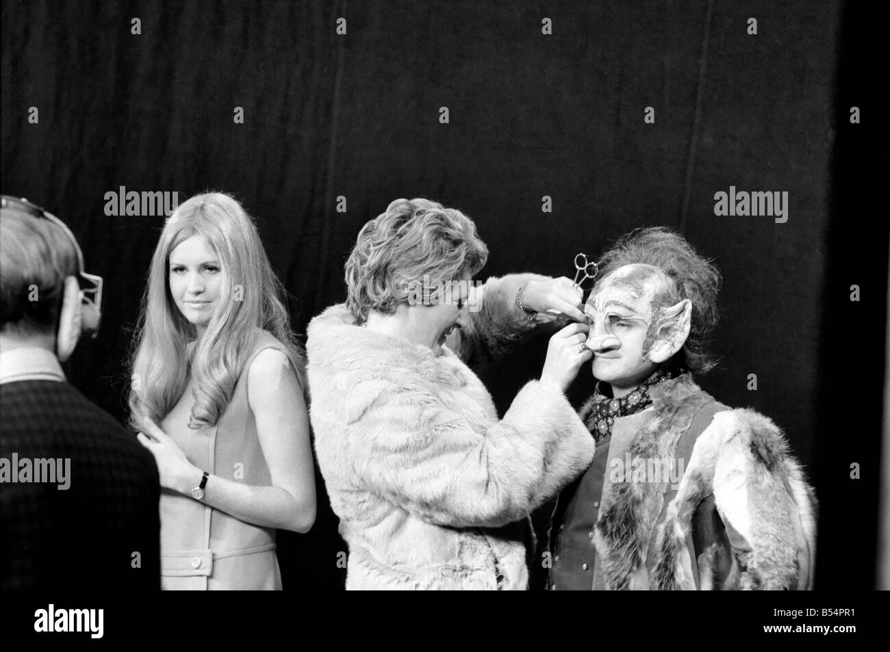 Sadler es Wells Opera Company wird am Donnerstag, 4. Dezember Fernsehgeschichte machen wenn an diesem Tag zwei Werbespots Werbung Thei Farbe Stockfoto