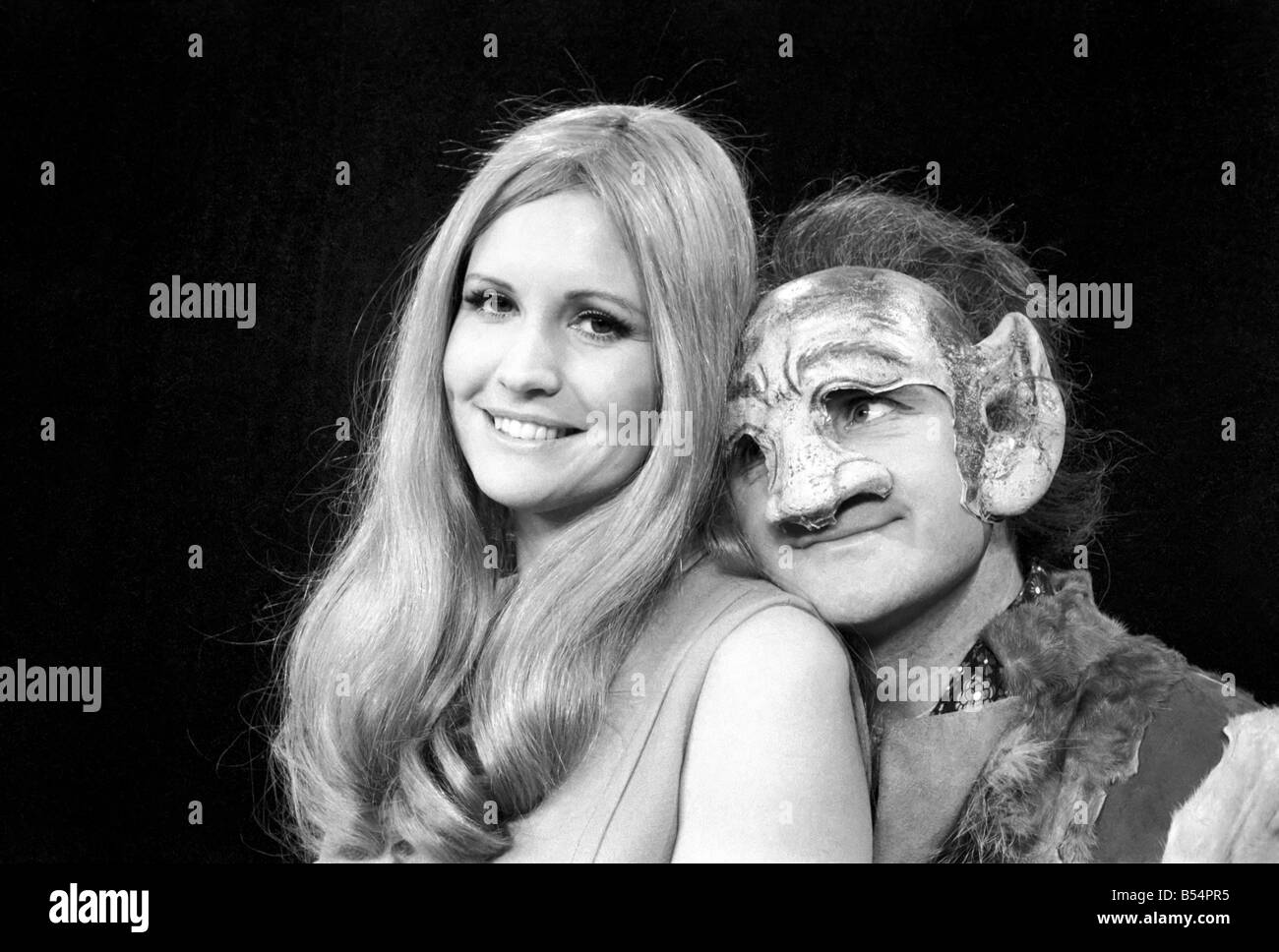 Sadler es Wells Opera Company wird am Donnerstag, 4. Dezember Fernsehgeschichte machen wenn an diesem Tag zwei Werbespots Werbung Thei Farbe Stockfoto